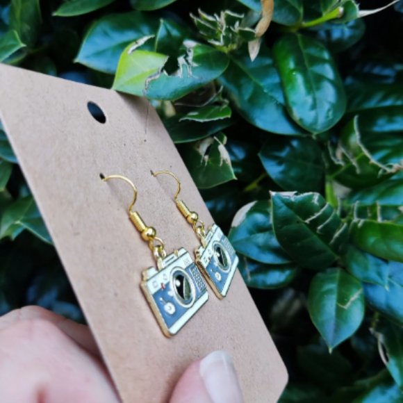 Retro Camera Earrings - Picture 5 of 7
